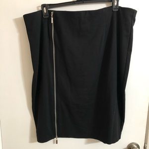 Black Midi pencil skirt with Zipper accent